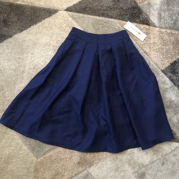 Face 2 Face pleated midi skirt - Picture 1 of 3